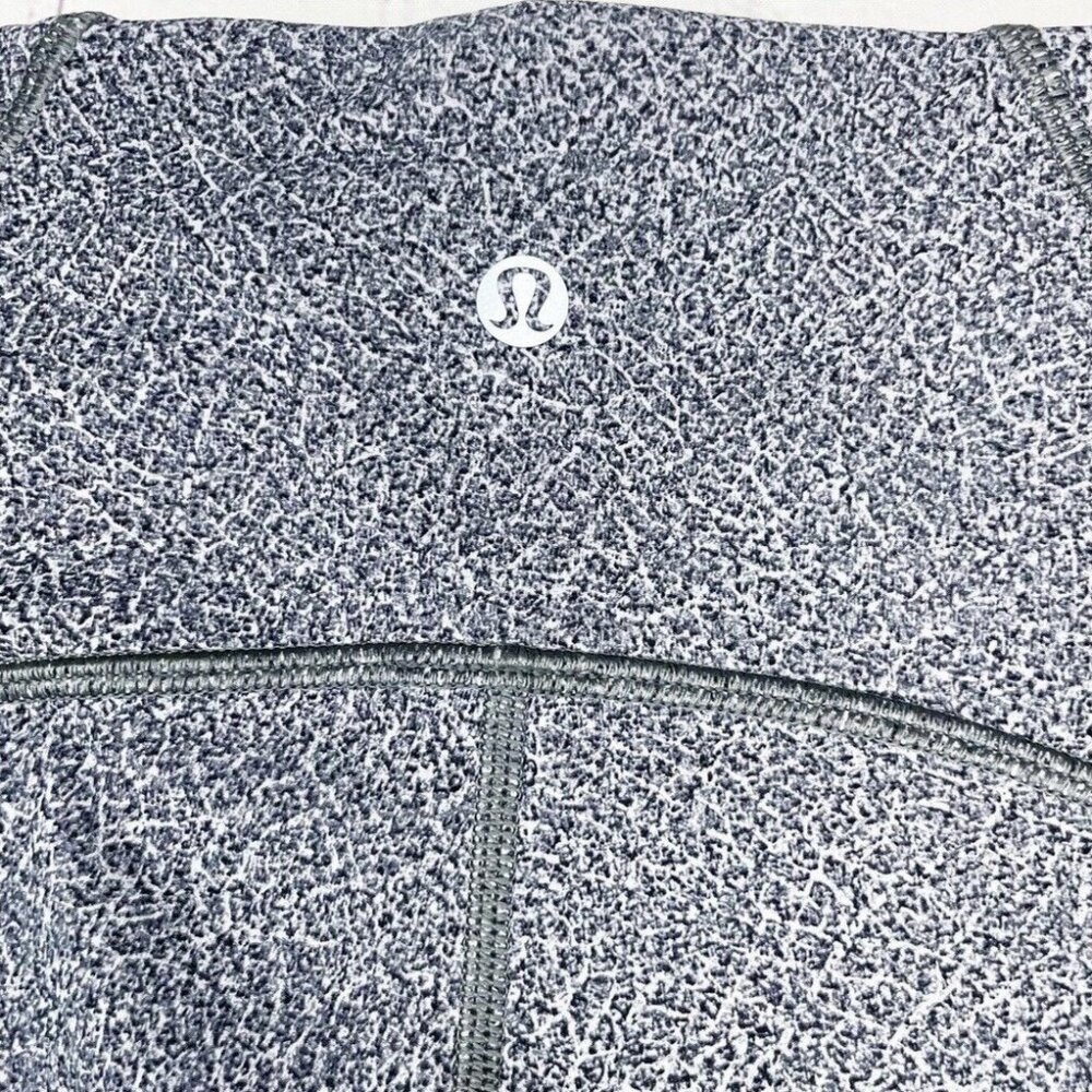 Lululemon Train Times Crop Legging, Fractal Alpine White Black/Black, Size 6 - Picture 12 of 12